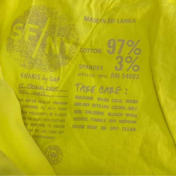 Gap khakis neon yellow - Picture 7 of 9